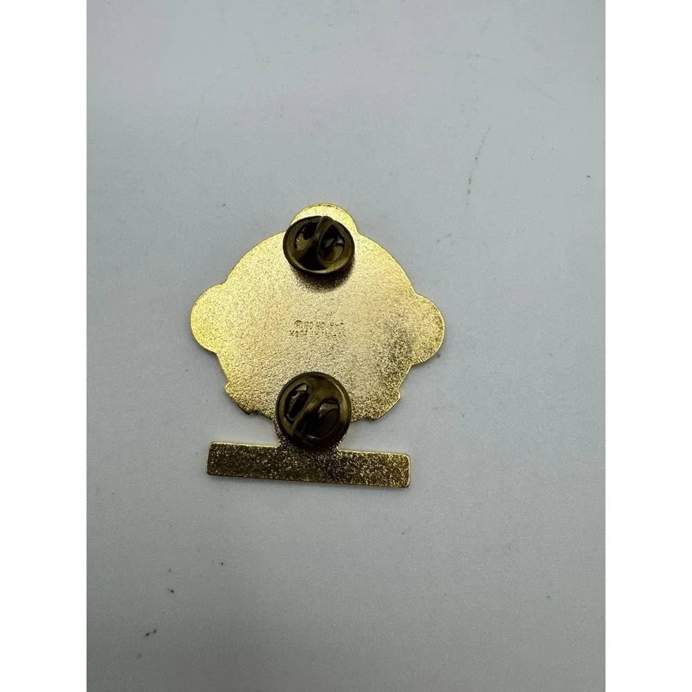 Vintage‎ Lions Club Collectors / Lapel Pin - Massachusetts Multiple Districts